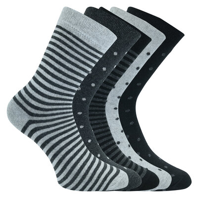 Moderne Mustersocken für Damen mit naturgesunder Baumwolle
